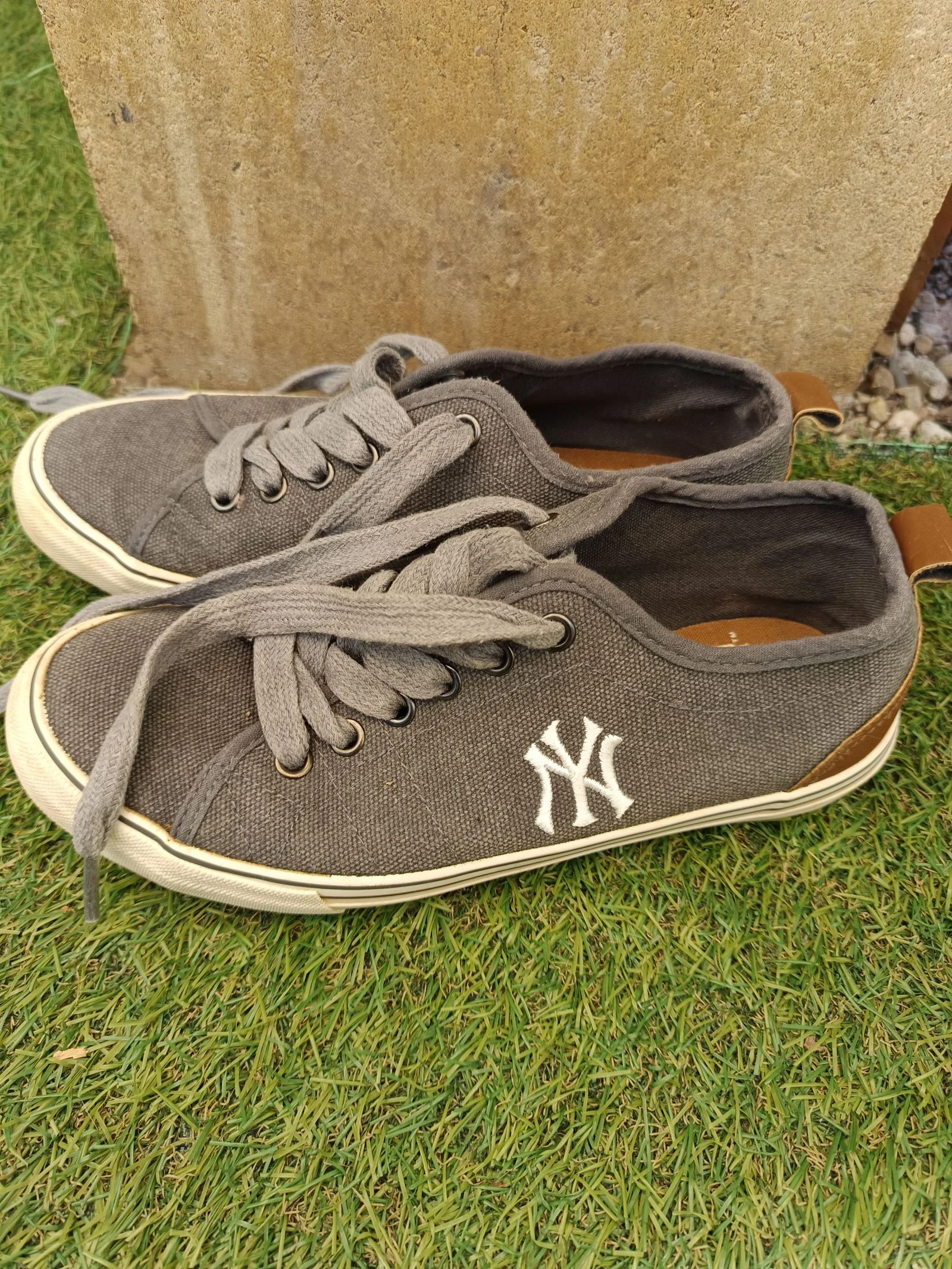 Canvas sneakers size 36 – photo 2